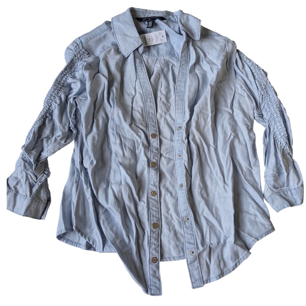 White House Black Market WHBM Blue Smocked Sleeve Denim Look Shirt Size 2 NEW - Picture 2 of 6